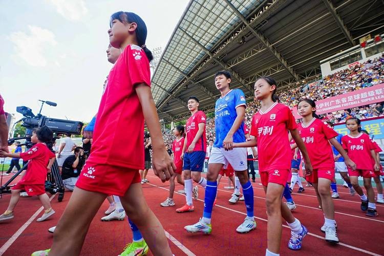 全民健身线上运动会再掀全民足球挑战新高潮